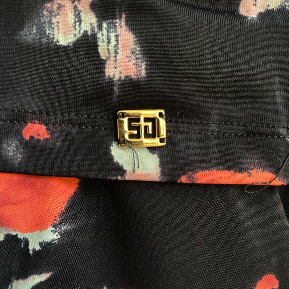 NWOT.ST. JOHN SPORT Rose Print Cropped Top - Picture 5 of 6